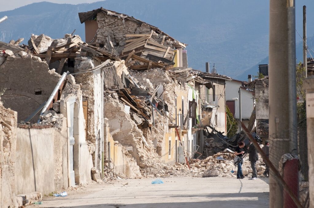 earthquake, rubble, collapse-1665877.jpg